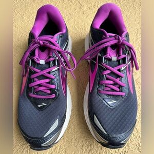 Brooks Ravenna 8 Navy Blue Purple Running Shoes 1202381B454 Size 8.5 Excellent